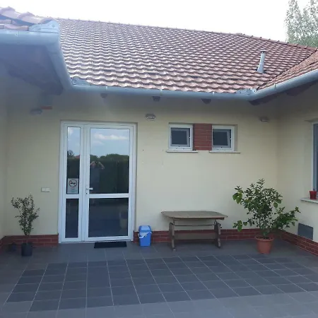 Guest house Bella Vendeghaz Morahalom