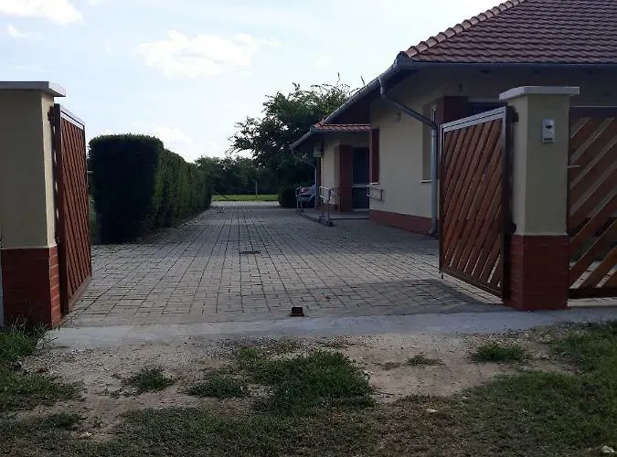 Bella Vendeghaz Mórahalom